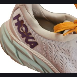 Hoka Clifton 8 for women size 8.5